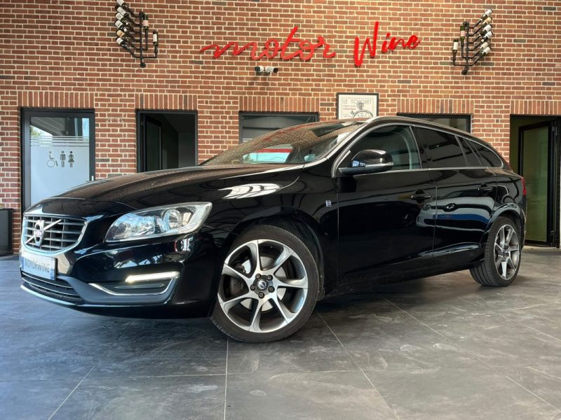 🚗 VOLVO V60 D2 120 Ch ⚙️ R-DESIGN 🛋️ Cuir 📡 Radars de recul ❄️ Climatisation