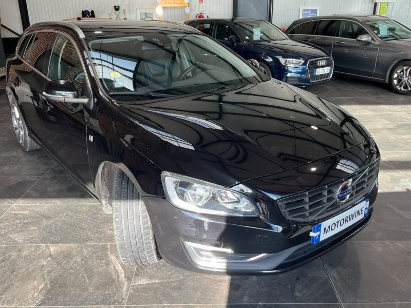 🚗 VOLVO V60 D2 120 Ch ⚙️ R-DESIGN 🛋️ Cuir 📡 Radars de recul ❄️ Climatisation