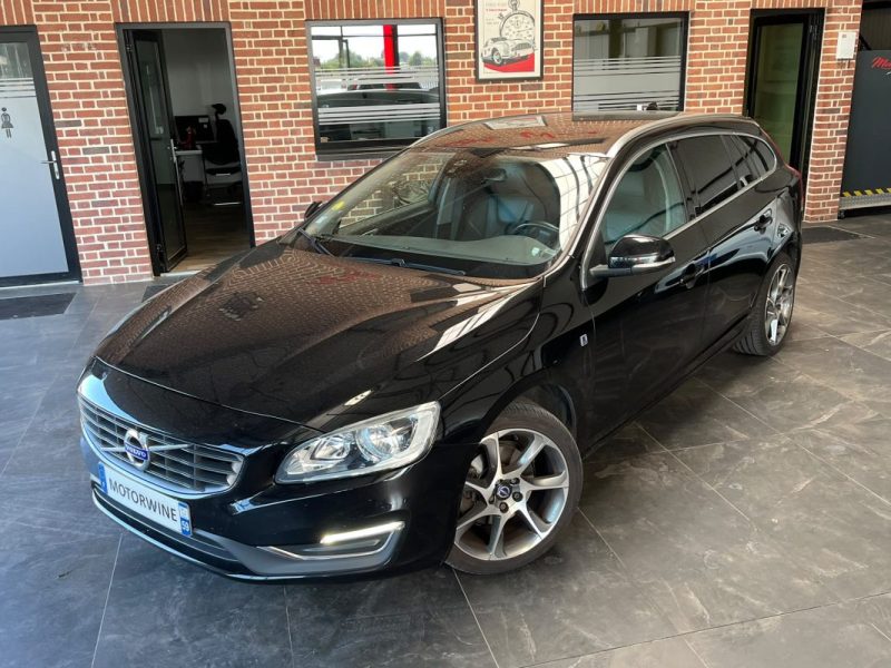 🚗 VOLVO V60 D2 120 Ch ⚙️ R-DESIGN 🛋️ Cuir 📡 Radars de recul ❄️ Climatisation