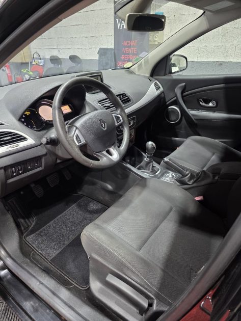 RENAULT MEGANE 3 III 1.6 DCI 130 DYNAMIQUE, 2ème Main, Radar de Recul, Clim, Entretien Renault