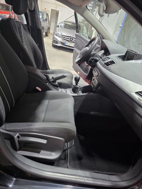 RENAULT MEGANE 3 III 1.6 DCI 130 DYNAMIQUE, 2ème Main, Radar de Recul, Clim, Entretien Renault