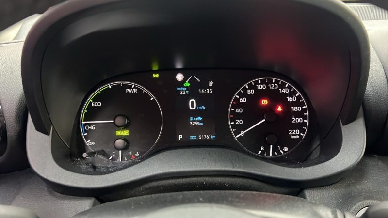 TOYOTA YARIS 4 DYNAMIC BUSINESS 116cv HYBRIDE/1 ERE MAIN/TVA RECUPERABLE