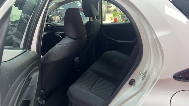 TOYOTA YARIS 4 DYNAMIC BUSINESS 116cv HYBRIDE/1 ERE MAIN/TVA RECUPERABLE