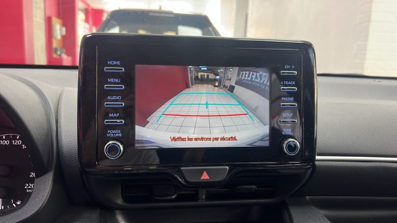 TOYOTA YARIS 4 DYNAMIC BUSINESS 116cv HYBRIDE/1 ERE MAIN/TVA RECUPERABLE