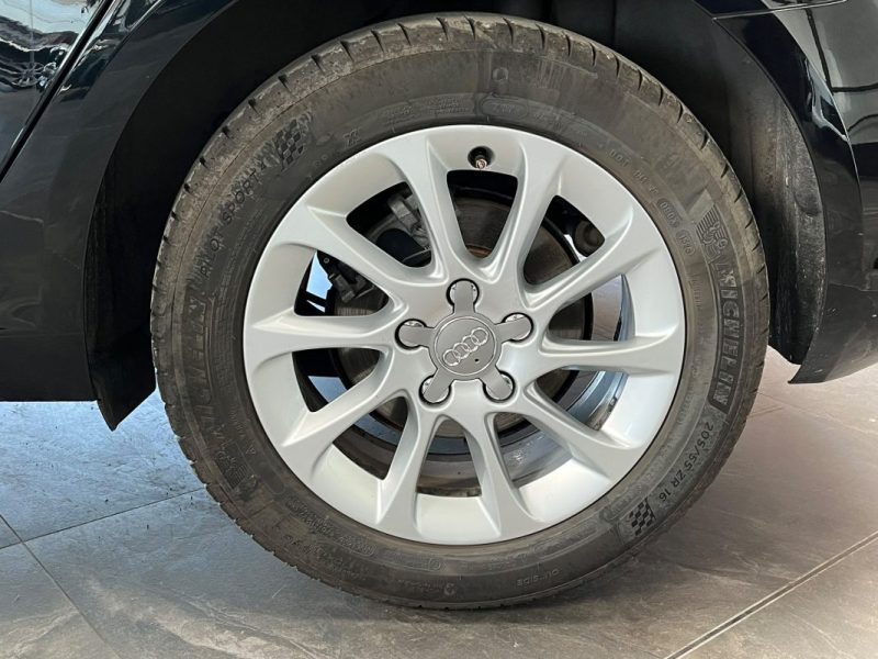 🚗 AUDI A3 1.6 TDI 110ch ⚙️ AMBITION LUXE 📡 Radars de recul ❄️ Climatisation