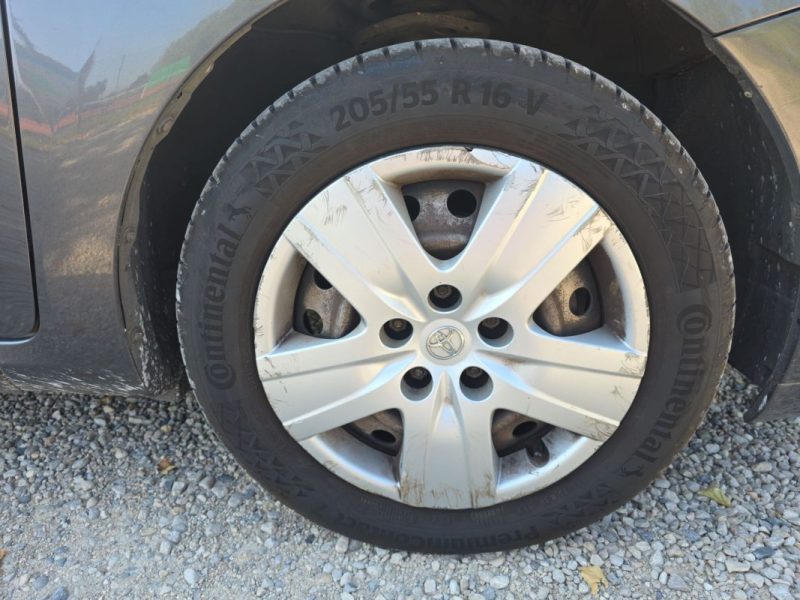 TOYOTA AURIS 90 D4D TERRA 2008 90 ch Climatisation