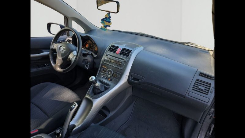 TOYOTA AURIS 90 D4D TERRA 2008 90 ch Climatisation