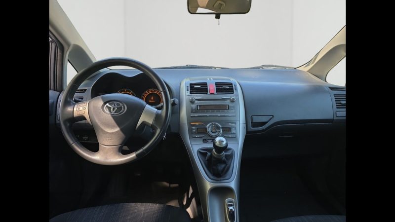 TOYOTA AURIS 90 D4D TERRA 2008 90 ch Climatisation