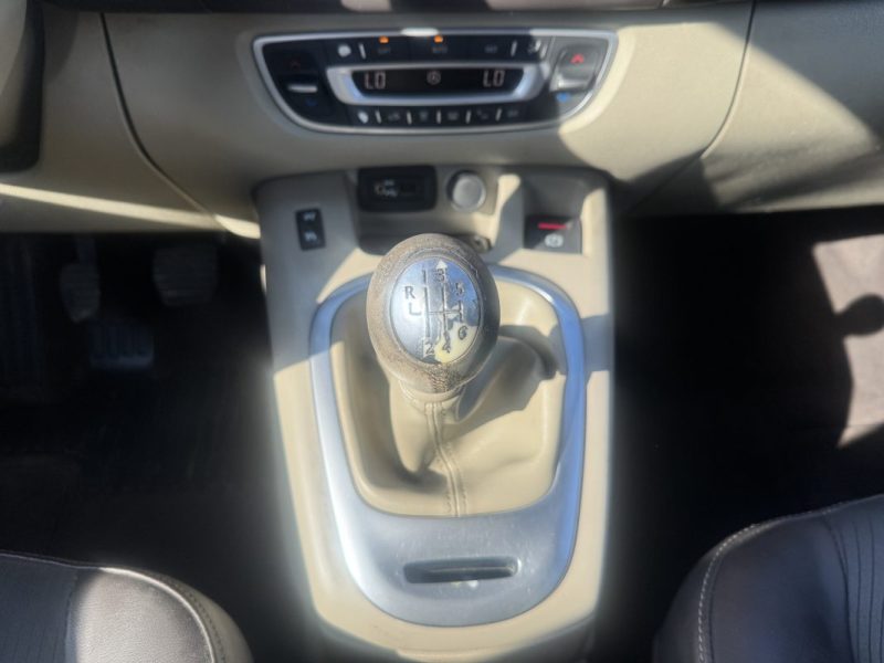 RENAULT SCENICIII 1.9 DCI 130 EXCEPTION 2011