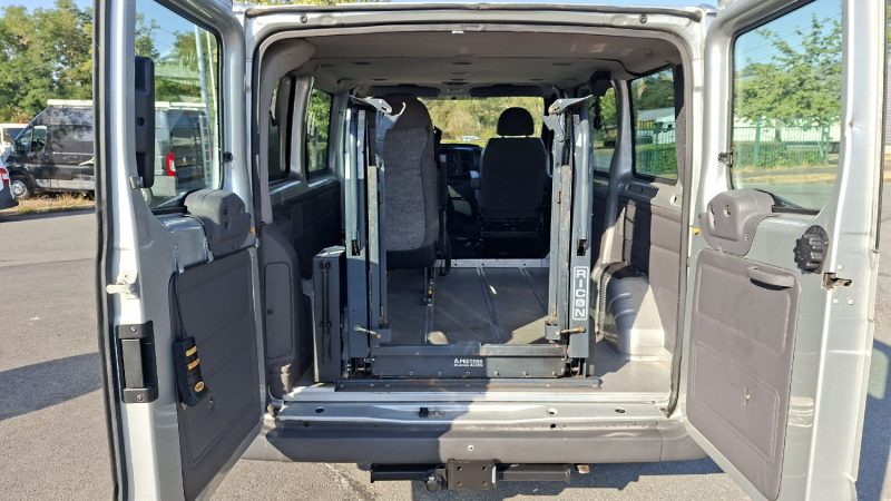 FORD TRANSIT PMR (Rampe accés) 2002 2.0L  126760kms 4 PLACES 