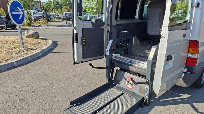 FORD TRANSIT PMR (Rampe accés) 2002 2.0L  126760kms 4 PLACES 