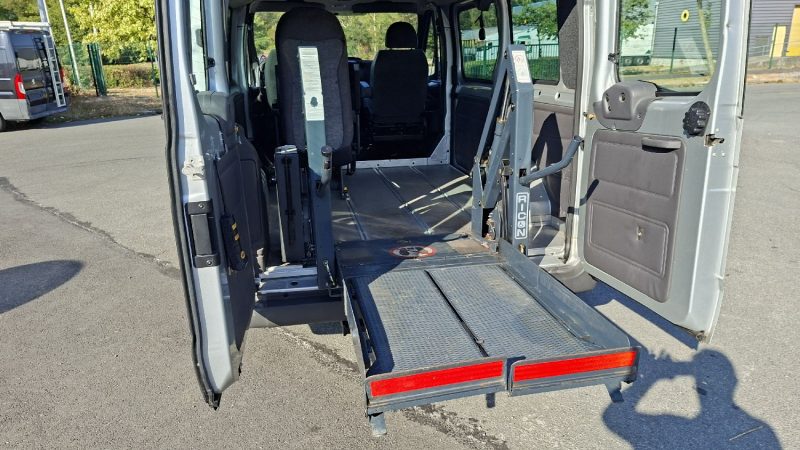 FORD TRANSIT PMR (Rampe accés) 2002 2.0L  126760kms 4 PLACES 