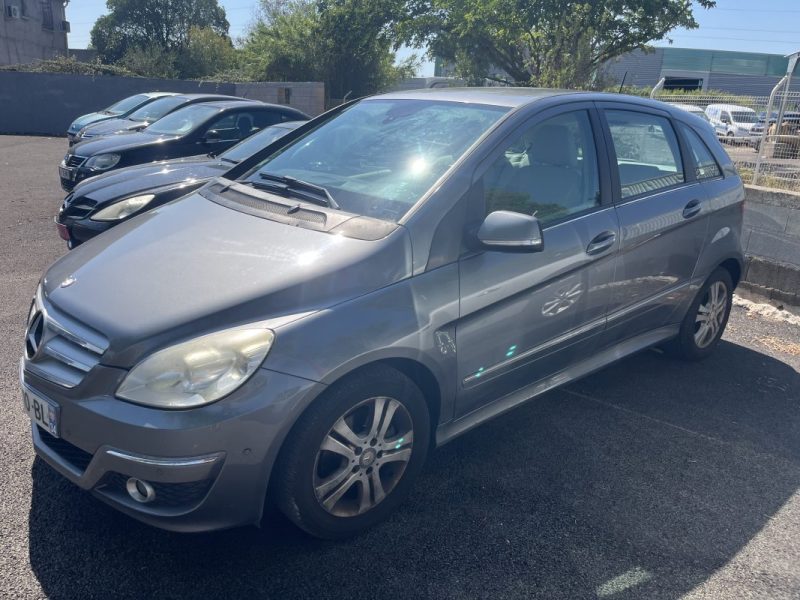 MERCEDES B180D  2011