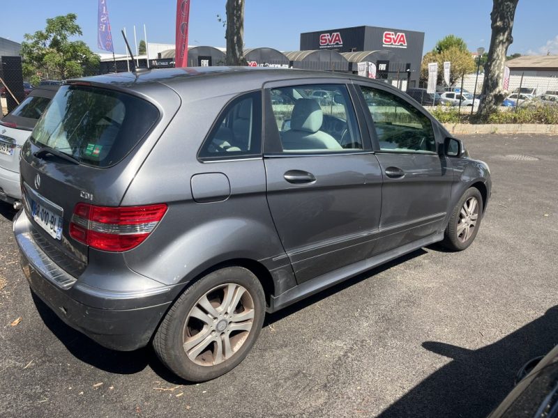 MERCEDES B180D  2011