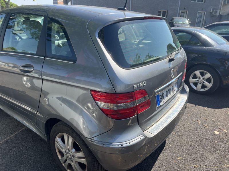 MERCEDES B180D  2011