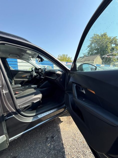 PEUGEOT 2008 II 1.2 PURE TECH 130 ACTIVE EAT 2022 Trés Bon Etat 