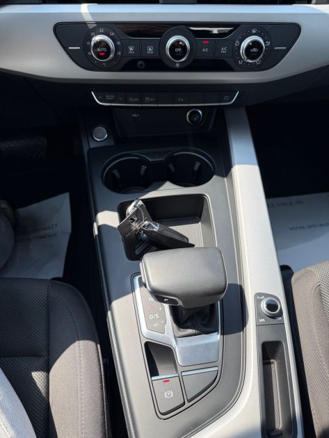 AUDI A4 BUSINESS LINE 2022