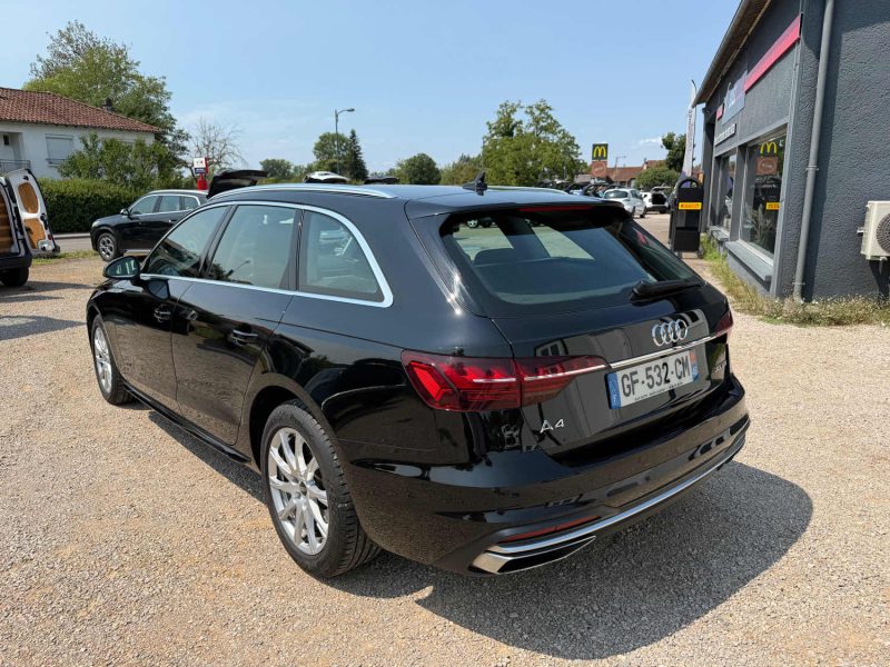 AUDI A4 BUSINESS LINE 2022