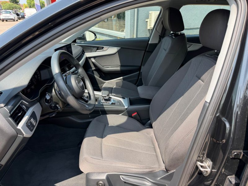 AUDI A4 BUSINESS LINE 2022