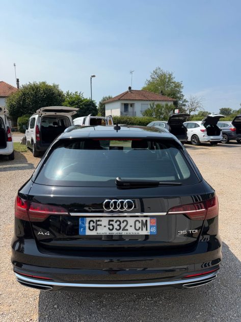 AUDI A4 BUSINESS LINE 2022