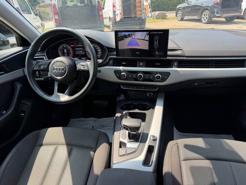 AUDI A4 BUSINESS LINE 2022