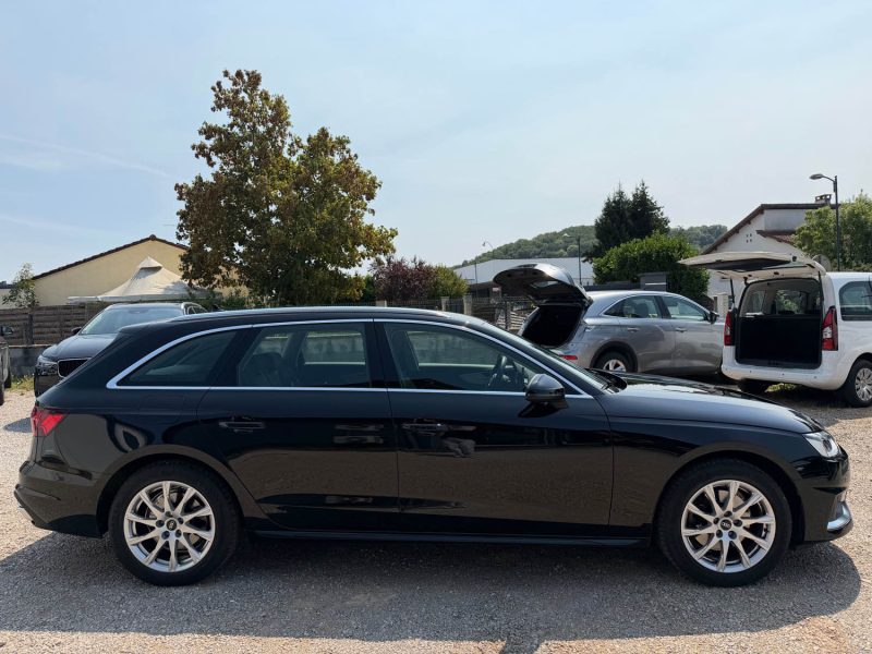 AUDI A4 BUSINESS LINE 2022