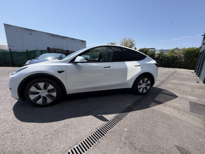 TESLA MODEL Y STANDARD RWD 2023