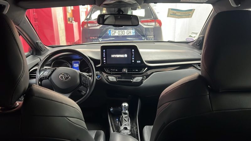 TOYOTA C-HR SUV HYBRIDE 1.8 GRAPHIC PREMIUM 122cv + CUIR/1 ERE MAIN/TVA RECUPERABLE