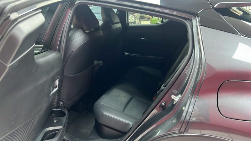 TOYOTA C-HR SUV HYBRIDE 1.8 GRAPHIC PREMIUM 122cv + CUIR/1 ERE MAIN/TVA RECUPERABLE