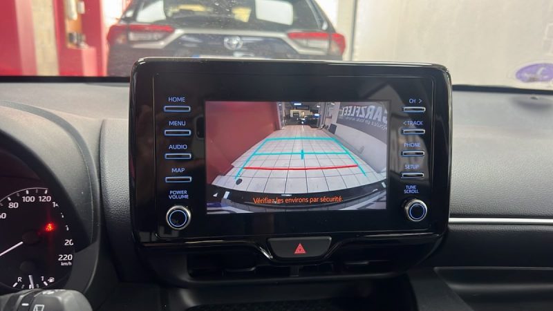 TOYOTA YARIS 4 DYNAMIC BUSINESS 116cv HYBRIDE/1 ERE MAIN/TVA RECUPERABLE