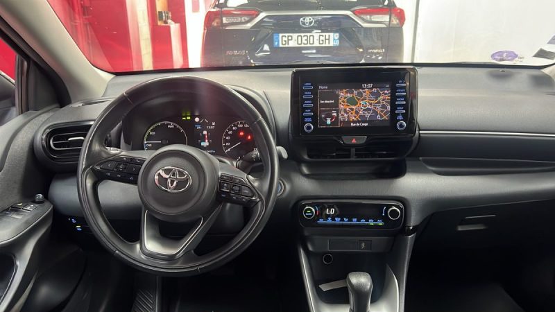 TOYOTA YARIS 4 DYNAMIC BUSINESS 116cv HYBRIDE/1 ERE MAIN/TVA RECUPERABLE
