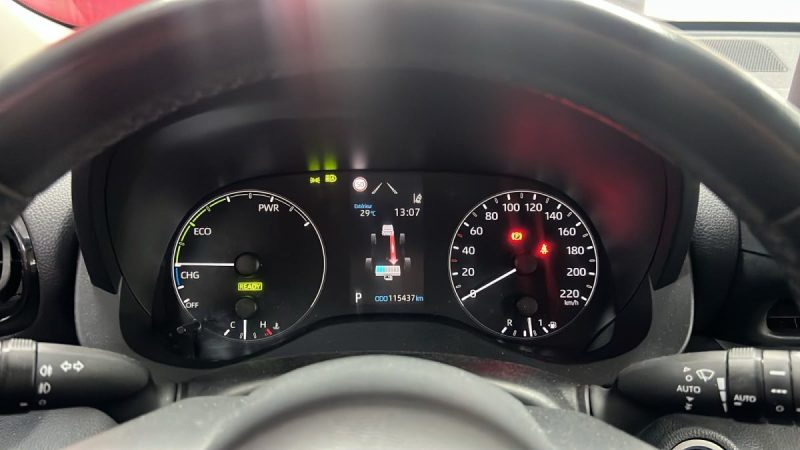 TOYOTA YARIS 4 DYNAMIC BUSINESS 116cv HYBRIDE/1 ERE MAIN/TVA RECUPERABLE