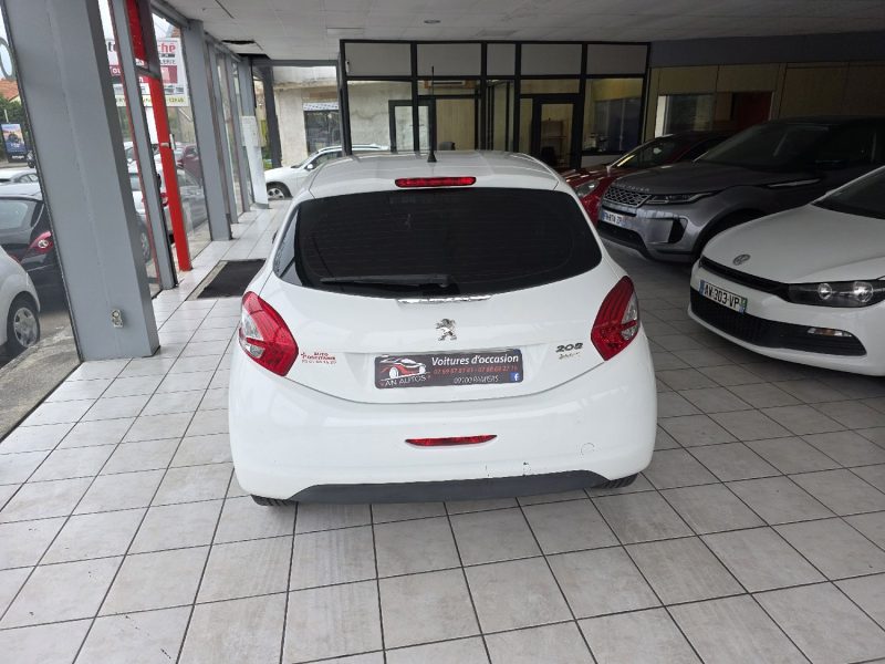 PEUGEOT 208 I (CA_, CC_) 1.4 HDI 70CH ANNEE 2013 182000KM