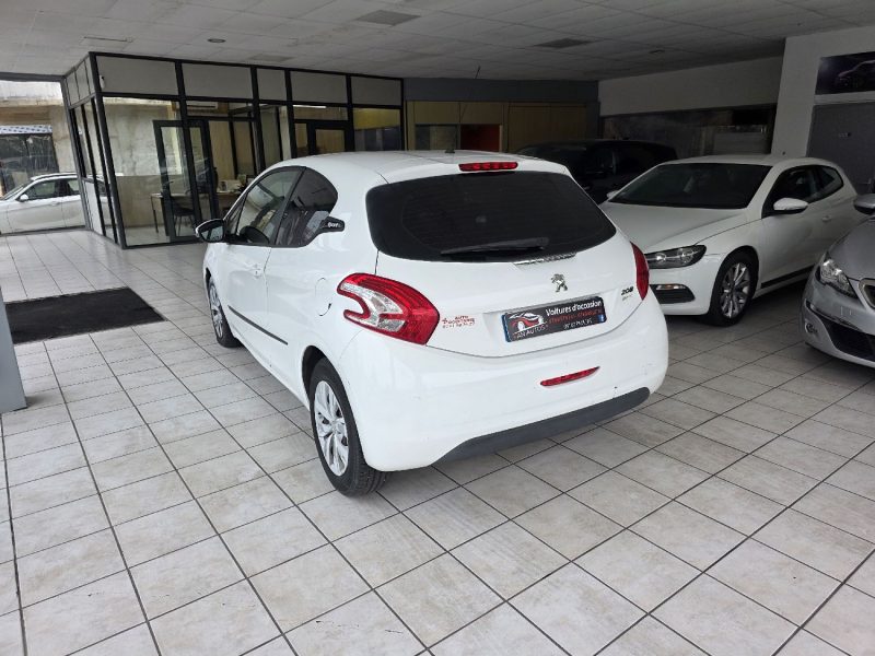 PEUGEOT 208 I (CA_, CC_) 1.4 HDI 70CH ANNEE 2013 182000KM