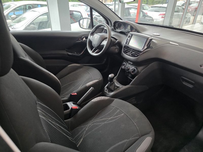 PEUGEOT 208 I (CA_, CC_) 1.4 HDI 70CH ANNEE 2013 182000KM
