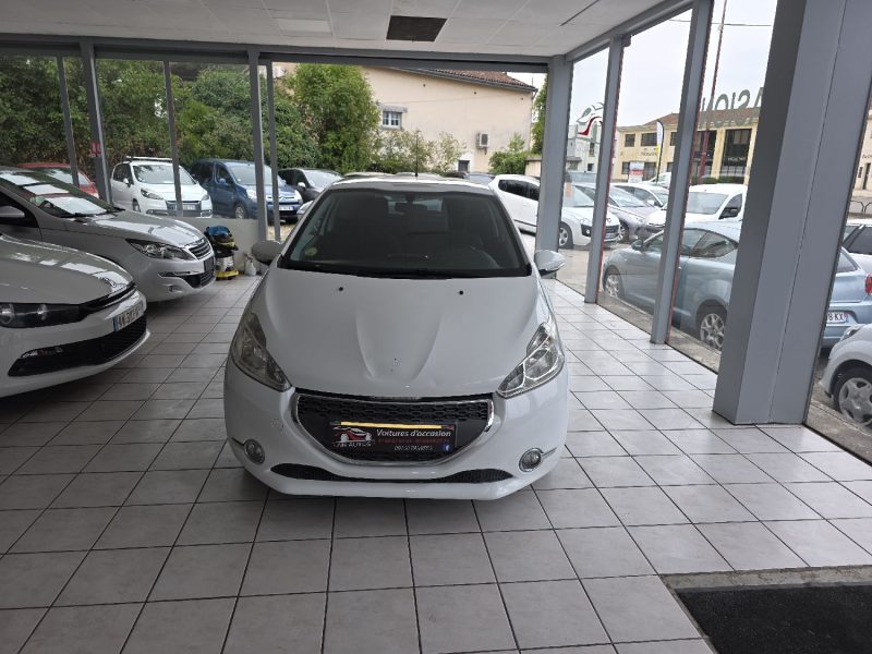 PEUGEOT 208 I (CA_, CC_) 1.4 HDI 70CH ANNEE 2013 182000KM