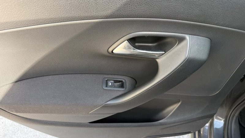 VOLKSWAGEN POLO 1.0 60 TRENDLINE 2016