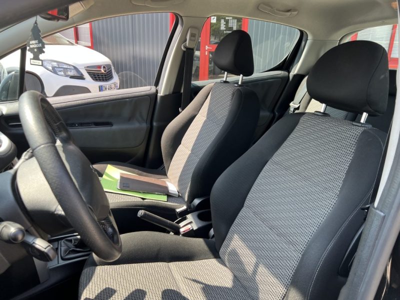 PEUGEOT 207 1.4 VTI - 16V / Garantie 3/12 Mois