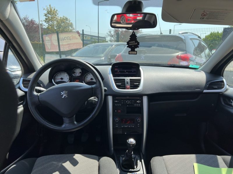 PEUGEOT 207 1.4 VTI - 16V / Garantie 3/12 Mois