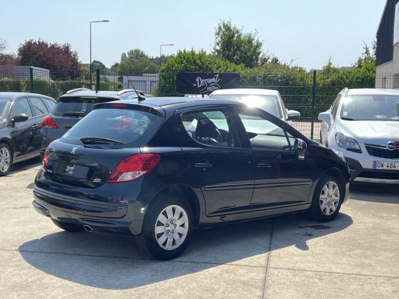 PEUGEOT 207 1.4 VTI - 16V / Garantie 3/12 Mois
