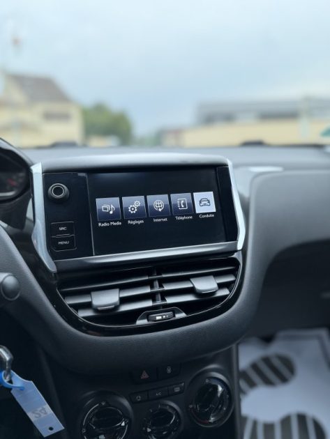 PEUGEOT 208 1.2 VTI 82 GARANTIE ET REVISÉ ✅
