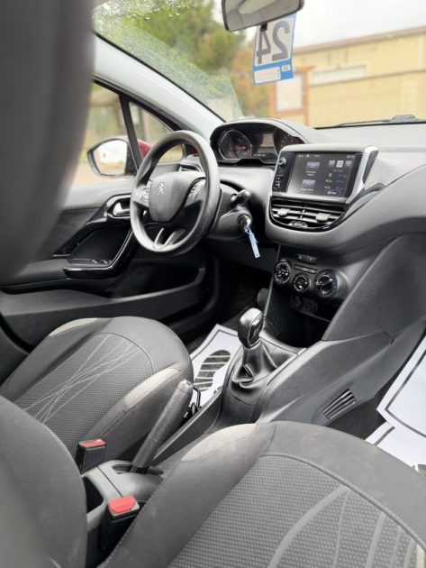 PEUGEOT 208 1.2 VTI 82 GARANTIE ET REVISÉ ✅