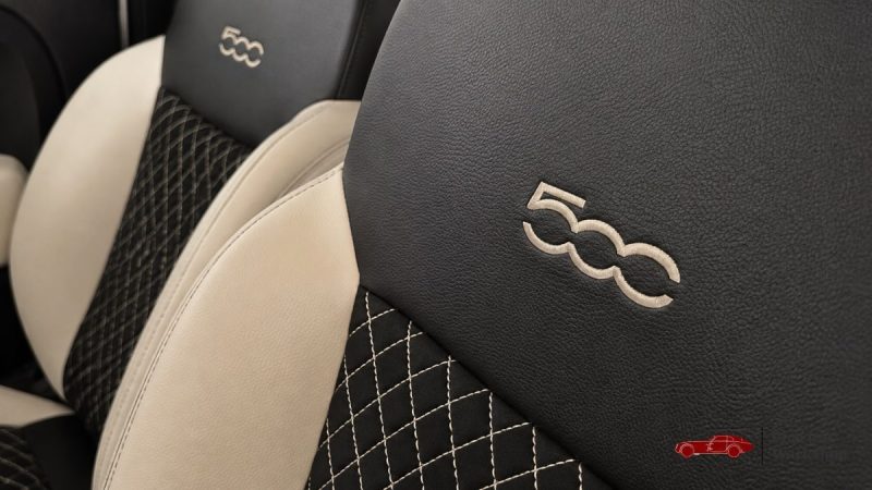 FIAT 500 1.0 HYBRID 70 DOLCEVITA SPIAGGINA – 32 900 KM – CARPLAY – TOIT PANORAMIQUE – BICOLORE