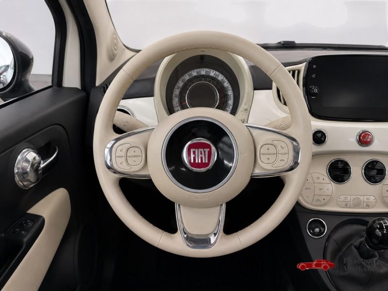 FIAT 500 1.0 HYBRID 70 DOLCEVITA SPIAGGINA – 32 900 KM – CARPLAY – TOIT PANORAMIQUE – BICOLORE