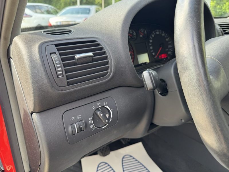 AUDI A3 1.9 TDI 130 ch Ambition BV6 1ER Main