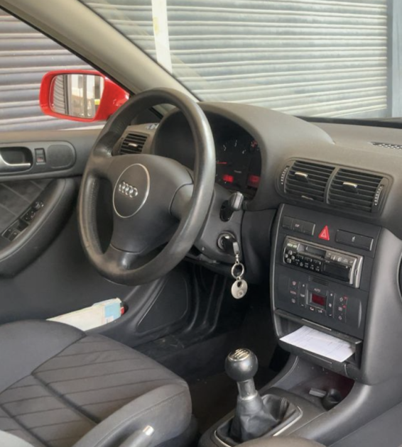 AUDI A3 1.9 TDI 130 ch Ambition BV6 1ER Main