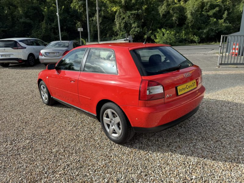 AUDI A3 1.9 TDI 130 ch Ambition BV6 1ER Main