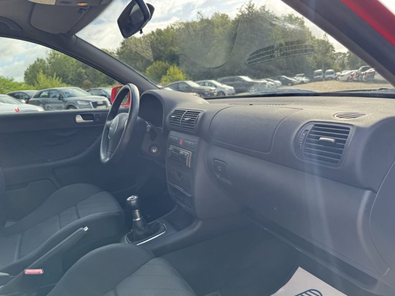 AUDI A3 1.9 TDI 130 ch Ambition BV6 1ER Main