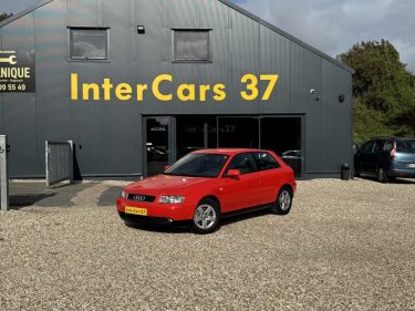 AUDI A3 1.9 TDI 130 ch Ambition BV6 1ER Main