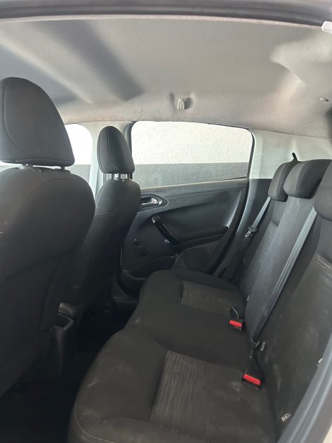 PEUGEOT 208 1.6 HDi 75 ACTIVE
